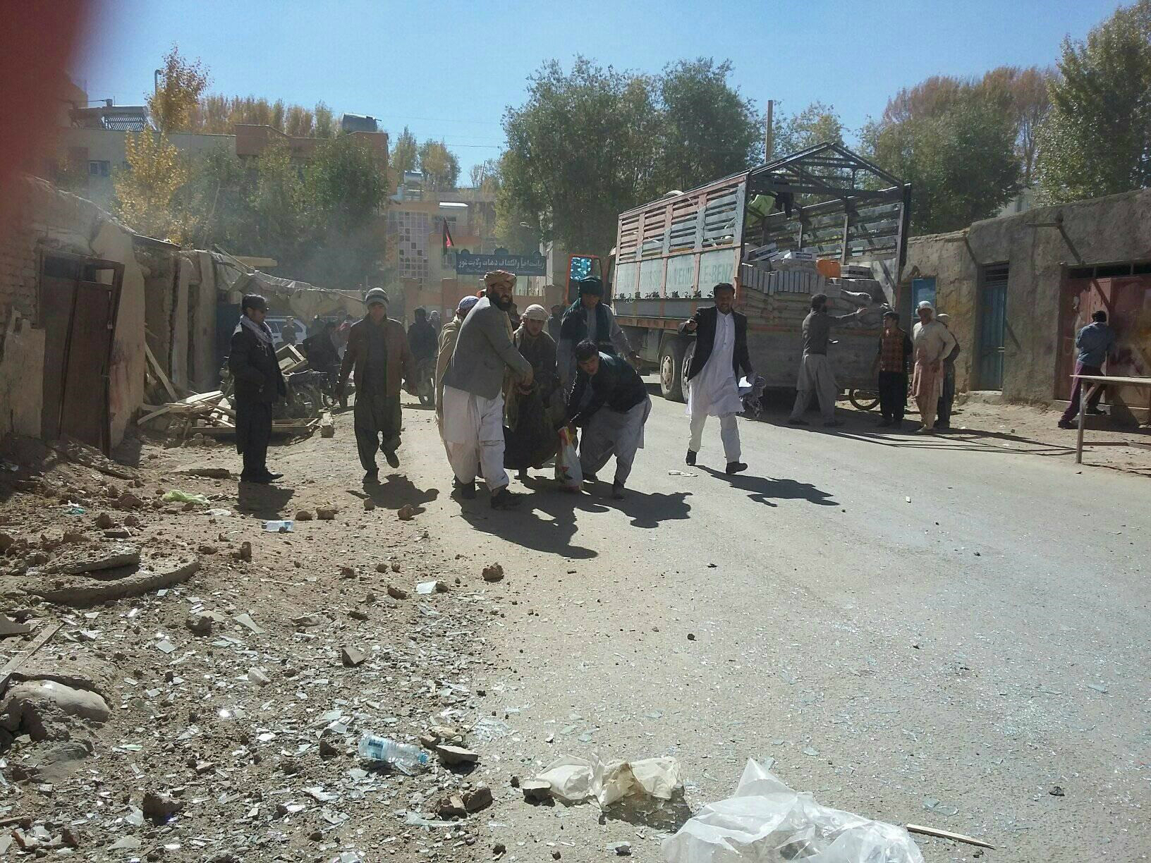 انفجار در افغانستان؛ ۱۲ غیرنظامی کشته و بیش از ۱۰۰ نفر زخمی شدند