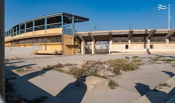 انتشار اولین تصاویر از زندان داعش در شهر «رقه» سوریه / ورزشگاهی که به «زندان مرگ» تبدیل شد + عکس