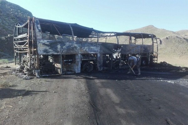 نقص فنی عامل آتش گرفتن اتوبوس شیراز – ابرکوه