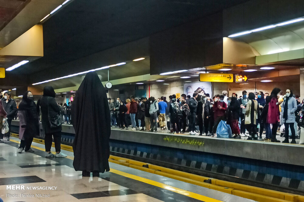 فوت یک مسافر در ایستگاه مترو امام خمینی بر اثر ورود به حریم ریلی