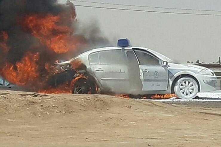 آتش سوزی خودروی پلیس در پل امام حسین مشهد