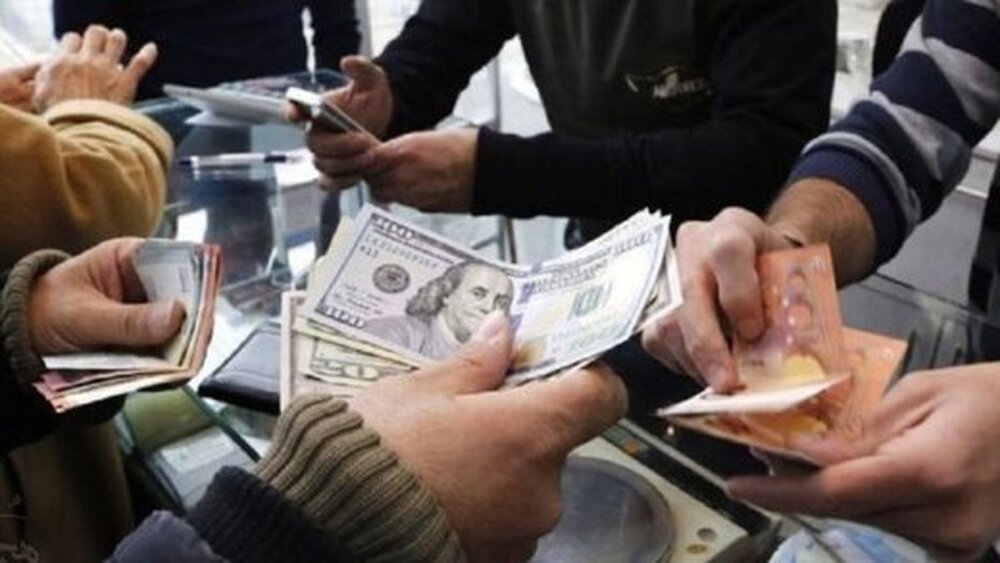واکنش تند نایب رییس اتاق ایران به بازگشت نرخ دلار به این عدد/ آغاز هرج و مرج تولید و تجارت؟