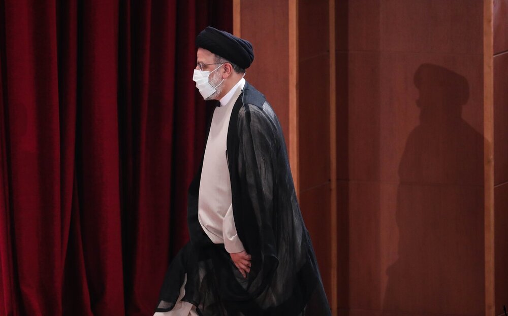 رئیسی به عنوان هشتمین رئیس جمهور ایران سوگند یاد می‌کند /حضور رئیس اوپک و نماینده اتحادیه اروپا در مراسم تحلیف