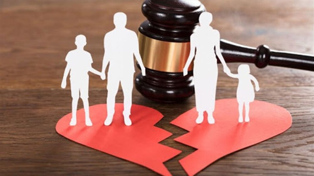 تک استثنای اصل «باطل بودن شرط حق طلاق» برای زن چیست؟ / آیت الله خامنه ای پاسخ داد