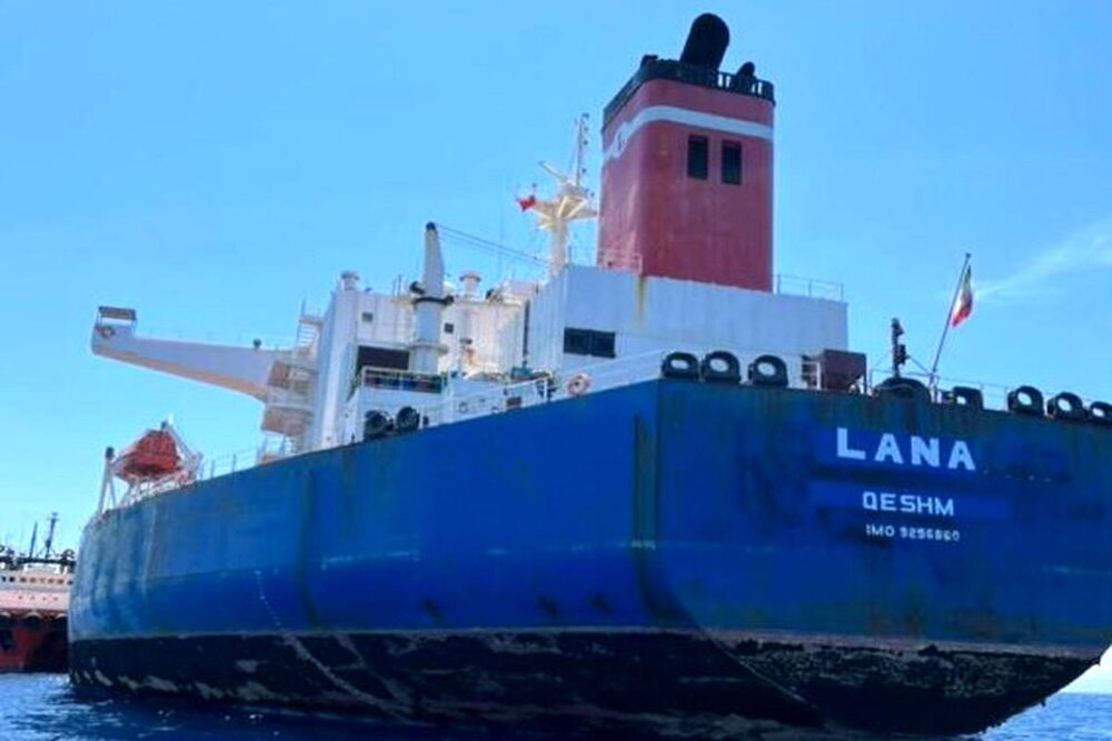رویترز: نفت‌ ایران بارگیری شد/ “لانا” آماده ترک یونان