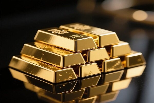 افت قیمت طلا در معاملات کم‌حجم؛ تعطیلی بازارهای آمریکا و چین عامل اصلی