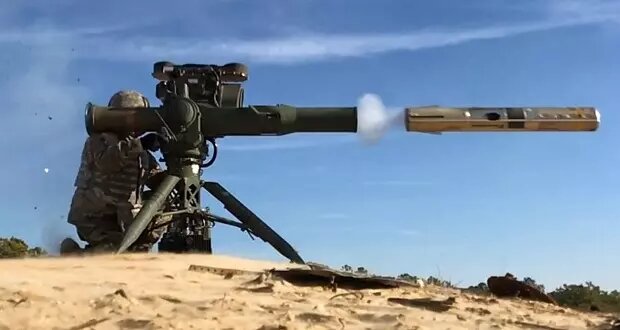 ویدئو l موشک ضد تانک معروف آمریکایی جدیدترین تکنولوژی اوکراین در جنگ با روسیه
