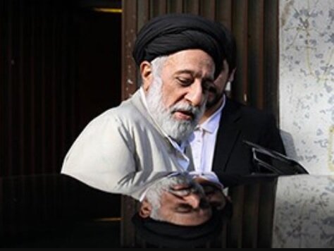 سیدهادی خامنه‌ای: چاره‌ای جز گفتگوی جدی و هدفمند نداریم/ الان، مردم در بدترین شرایط اقتصادی هستند، اما مسئولان دولتی از بهبود اوضاع می‌گویند