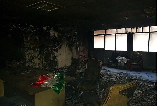 عکس| دفتر بسیج دانشجویی دانشگاه شریف در آتش سوخت