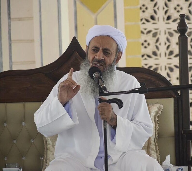 انتقاد شدید رسانه اصولگرا از «خطبه‌های نماز جمعه» این هفته مولوی عبدالحمید