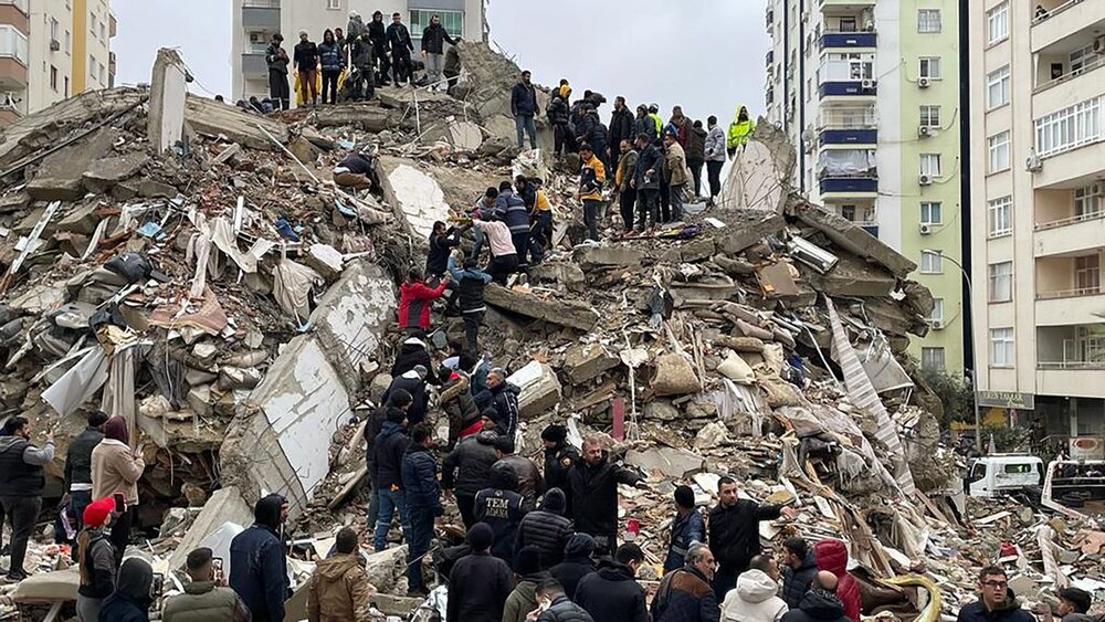 آخرین آمار تلفات زلزله در ترکیه/ بیش از ۶۳۰ کشته تا این لحظه…