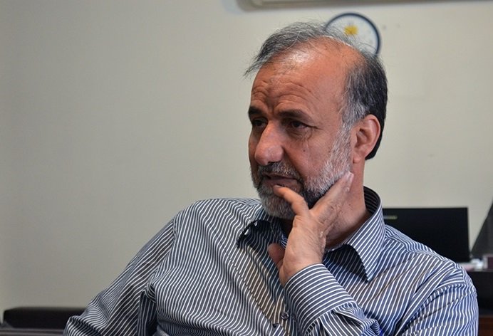 کاندیداتوری احمدی نژاد، اصولگرایان را به دردسر می اندازد؟
