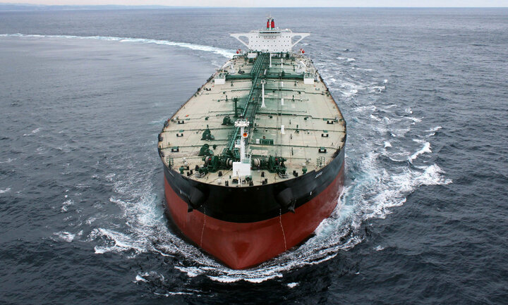 رویترز: در ماه جاری نزدیک به 1 میلیون بشکه نفت ایران در روز به چین می‌رسد