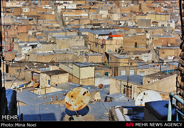 ترکیدی دیوار برخی منازل بر اثر زلزله در تبریز
