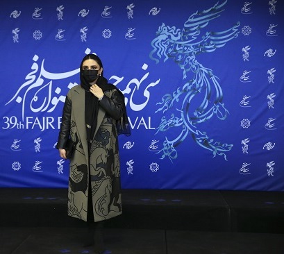 مدل پالتو لیندا کیانی در ششمین روز جشنواره فجر 39,مدل پالتو,مدل پالتو بازیگران زن ایرانی,مدل پالتو در جشنواره فجر
