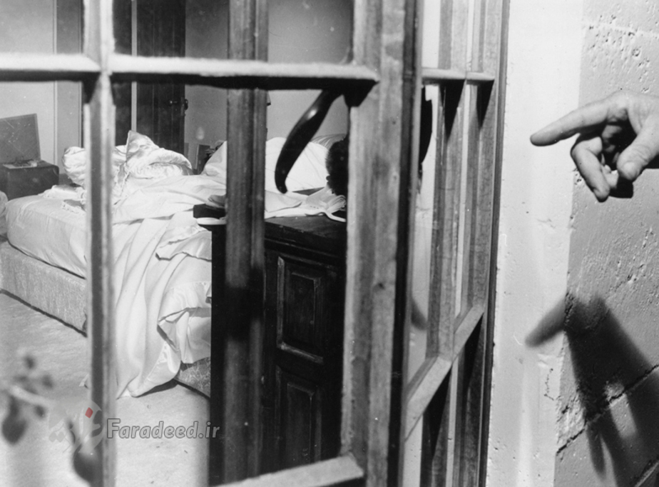 نمایی از پنجره اتاق مرلین مونرو که روانشناس او از آن برای ورود به اتاق استفاده کرد. آگوست 1962